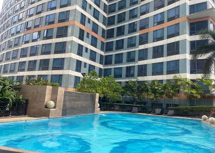 Stunning 10 Steps From Eastwood Mall Apartamento