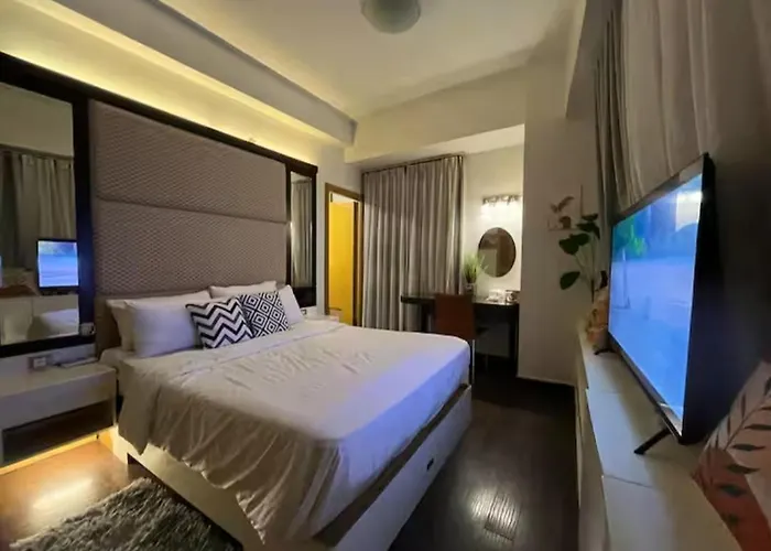 Stunning 10 Steps From Eastwood Mall Apartamento