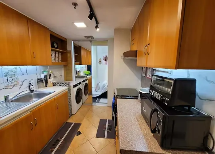 Stunning 10 Steps From Eastwood Mall Apartamento