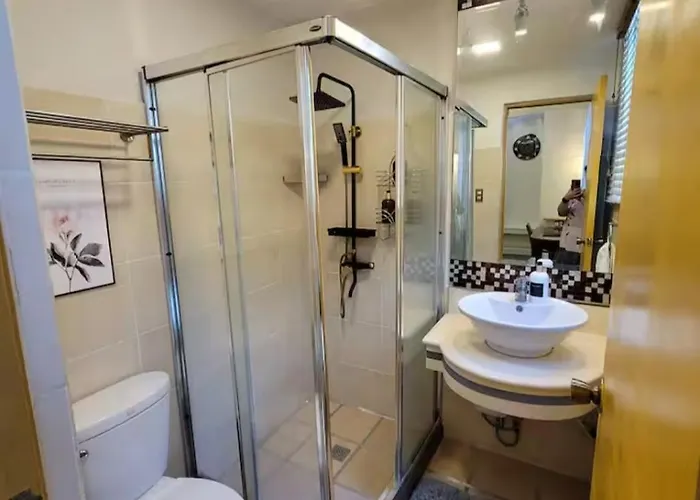 Stunning 10 Steps From Eastwood Mall * Manila
