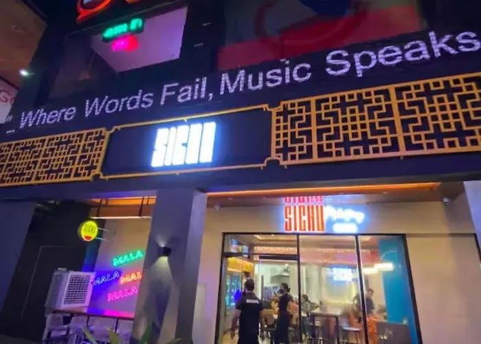 Stunning 10 Steps From Eastwood Mall